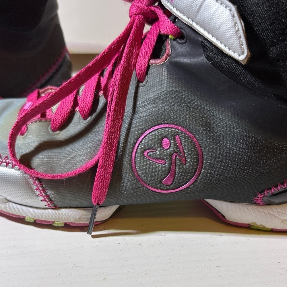 Zumba Fitness Kids Sneakers - Pink and Black - Picture 3 of 9